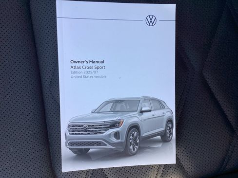 Certified 2026 Volkswagen Atlas Cross Sport SE w/ Panoramic Sunroof Package FWD image 34