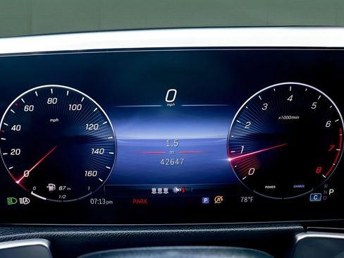 Used 2024 Mercedes-Benz GLB 250 image 47