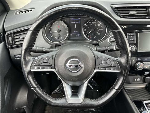 Used 2021 Nissan Rogue Sport SV AWD/4WD image 11