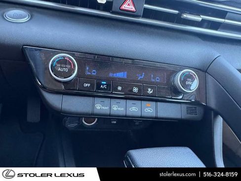 Used 2023 Hyundai Elantra SEL w/ Preferred Accessory Package FWD image 31