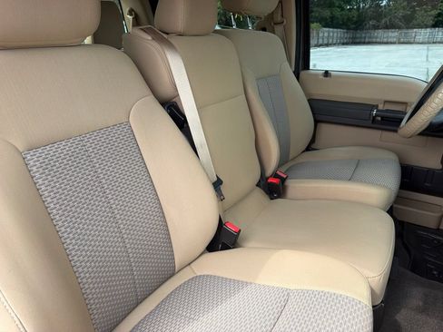 Used 2016 Ford F250 XLT w/ XLT Premium Package AWD/4WD image 16