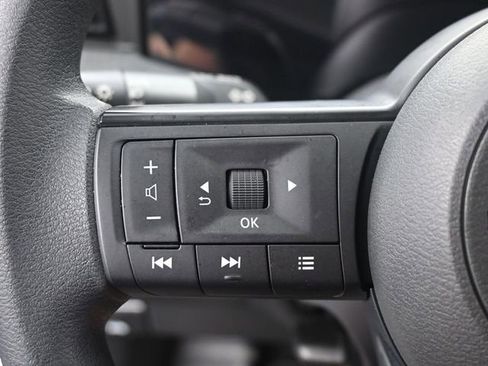 Used 2025 Nissan Kicks SV FWD image 15