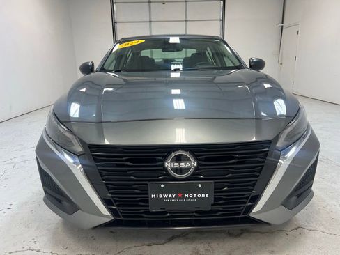 Used 2024 Nissan Altima 2.5 SV FWD image 13