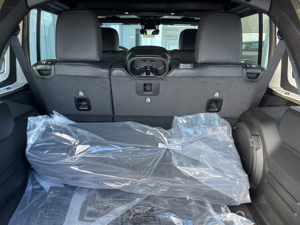 New 2026 Jeep Wrangler Unlimited Rubicon 392 w/ Quick Order Package 27X Moab AWD/4WD image 43