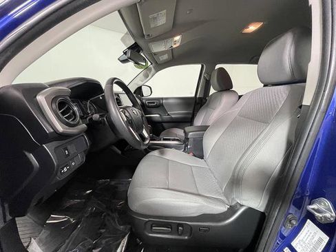 Certified 2023 Toyota Tacoma SR5 AWD/4WD image 10