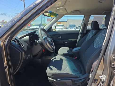 Used 2011 Kia Soul + w/ Audio Pkg FWD image 9