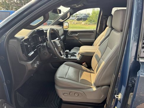 Used 2024 GMC Sierra 1500 SLT w/ SLT Premium Plus Package AWD/4WD image 8