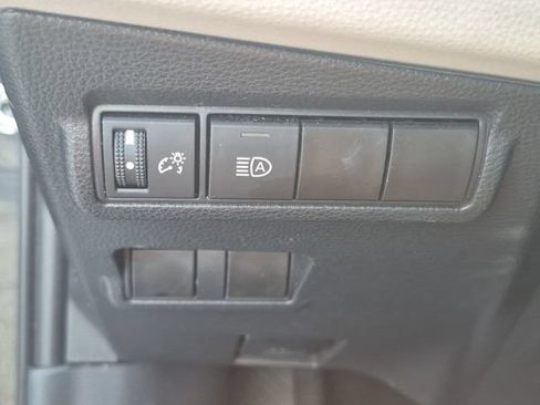Used 2023 Toyota Corolla Cross L FWD image 19