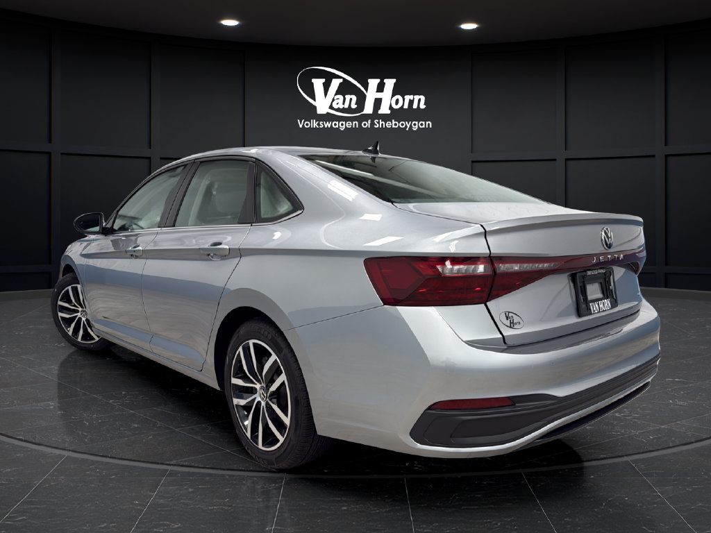 Certified 2025 Volkswagen Jetta SE FWD image 5