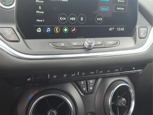 Certified 2025 Chevrolet Blazer LT w/ Convenience Package image 16