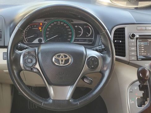 Used 2015 Toyota Venza XLE image 25
