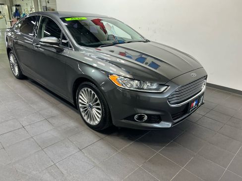 Used 2016 Ford Fusion Titanium FWD image 2