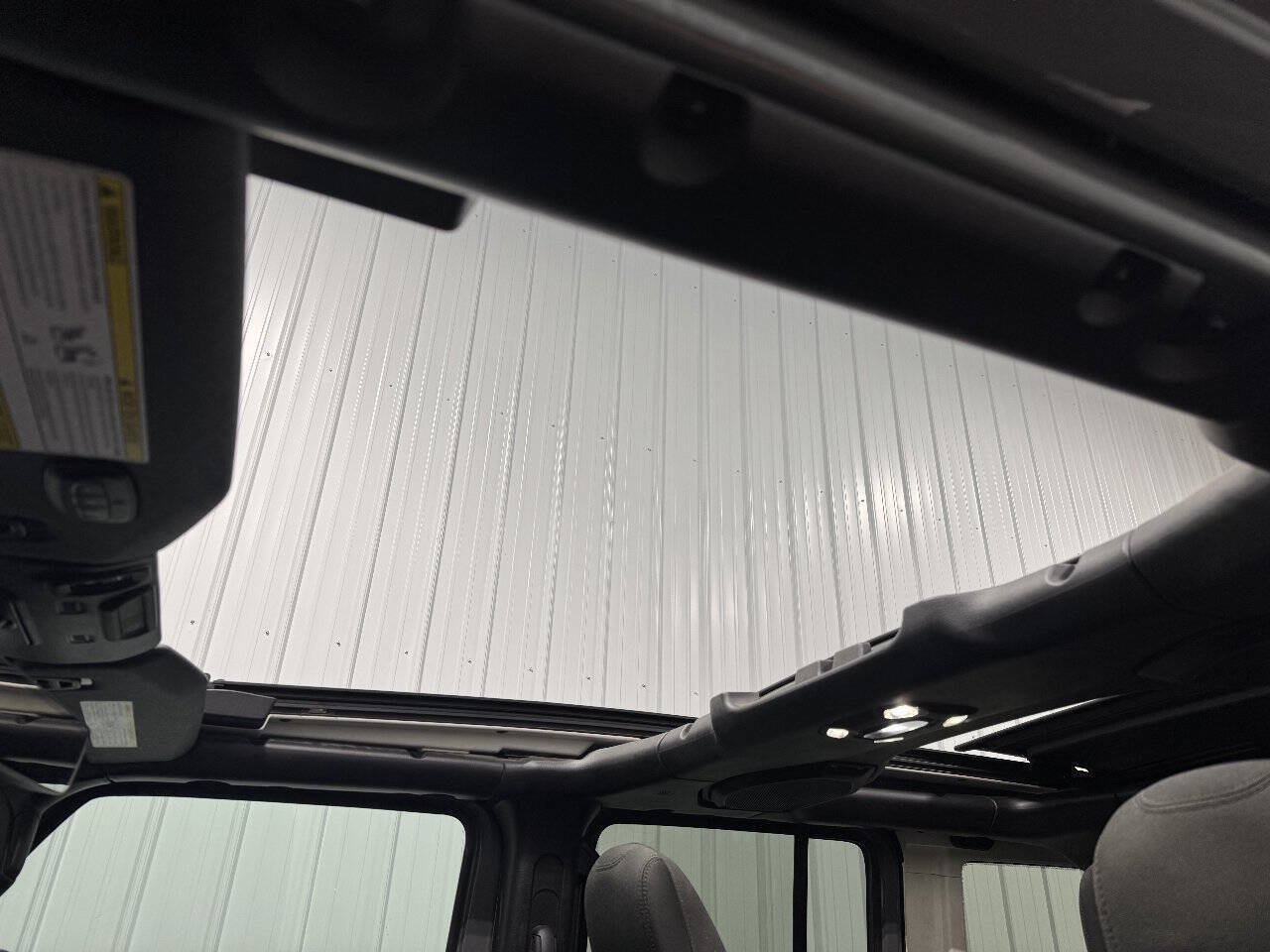 Used 2019 Jeep Wrangler Unlimited Rubicon w/ Uconnect 4C Nav & Sound Group AWD/4WD image 11