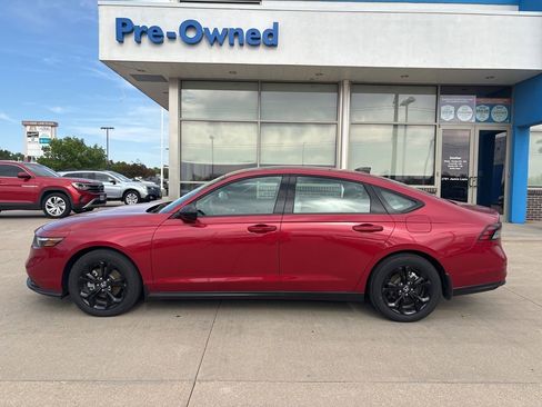Certified 2025 Honda Accord SE image 8