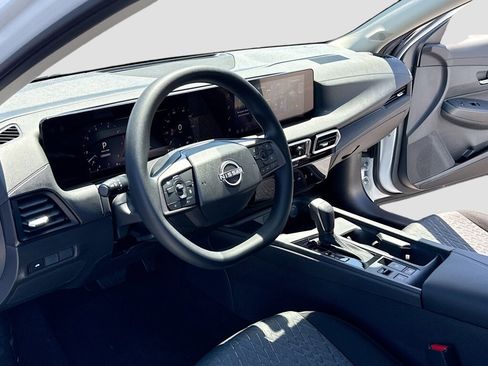 New 2026 Nissan Sentra SV FWD image 4