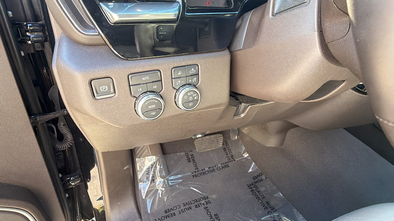 Used 2025 GMC Sierra 1500 SLT AWD/4WD image 25