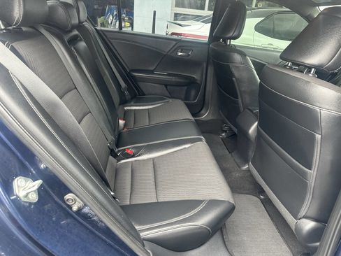 Used 2017 Honda Accord Sport image 14