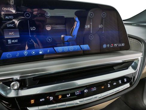 Used 2024 Cadillac Lyriq Luxury w/ Nappa Leather Package AWD/4WD image 14