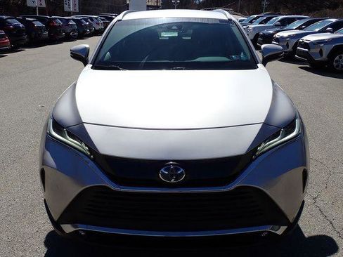 Certified 2023 Toyota Venza XLE image 8