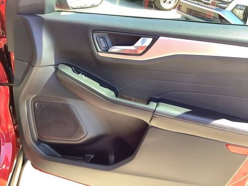 Used 2022 Ford Escape SEL FWD image 25