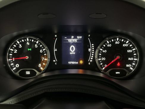 Used 2015 Jeep Renegade Latitude AWD/4WD image 12