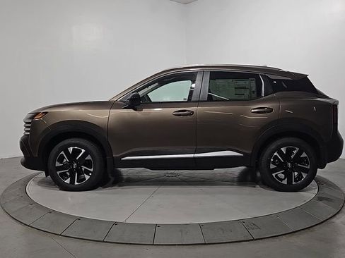 New 2026 Nissan Kicks SV image 2