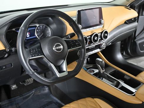 Used 2024 Nissan Sentra SV w/ SV Premium Package image 12