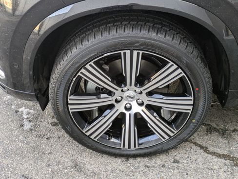 Certified 2023 Volvo XC90 T8 Plus w/ Protection Package Premier image 11