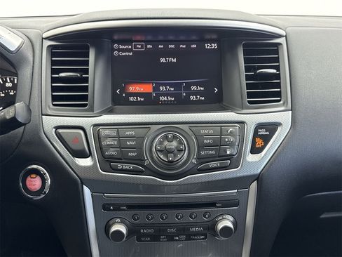 Used 2018 Nissan Pathfinder SL image 22