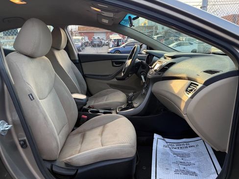 Used 2015 Hyundai Elantra SE w/ Option Group 02 image 10