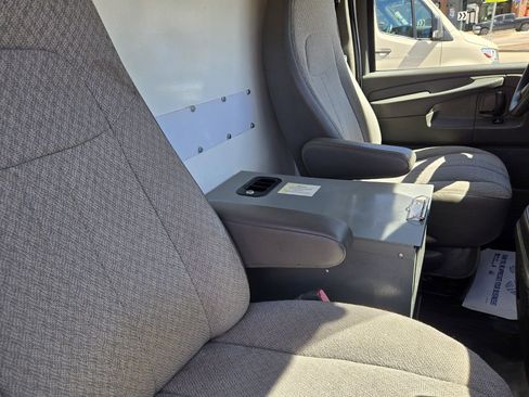 Used 2011 Chevrolet Express 1500 AWD image 22