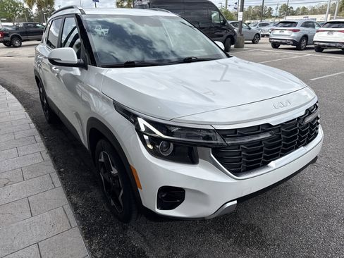 Used 2024 Kia Seltos EX image 5