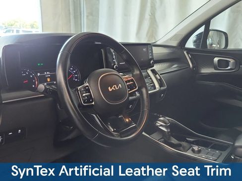 Used 2022 Kia Sorento S FWD image 7