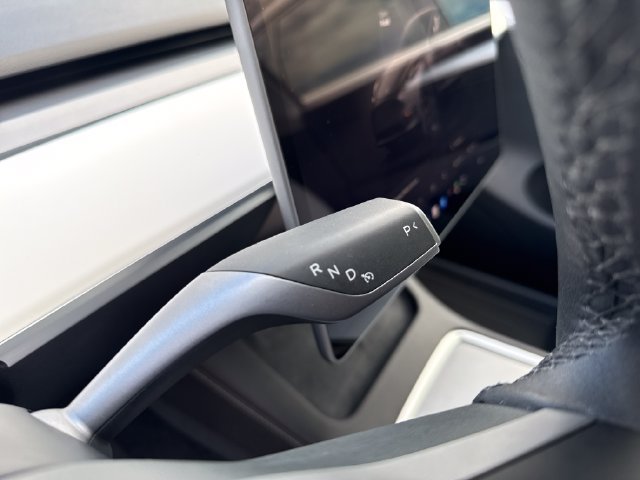 Used 2025 Tesla Model Y Long Range RWD image 27