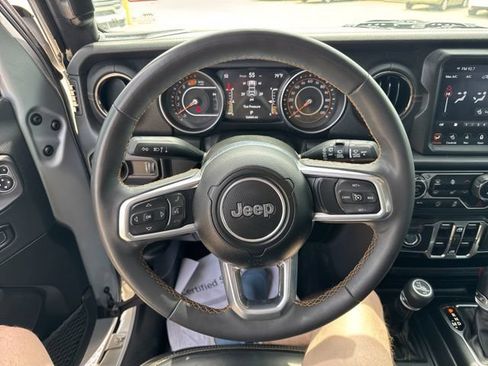 Used 2023 Jeep Wrangler Unlimited Sahara AWD/4WD image 15