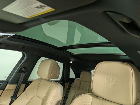 New 2026 Porsche Macan image 19