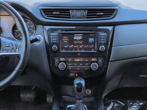 Certified 2019 Nissan Rogue SV AWD/4WD image 18