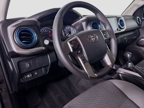 Used 2023 Toyota Tacoma SR5 AWD/4WD image 18