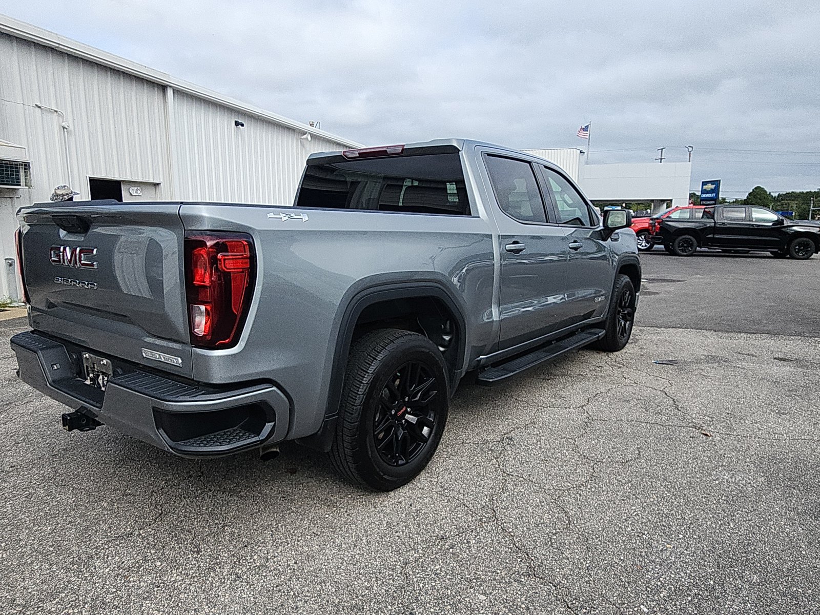 Used 2024 GMC Sierra 1500 Elevation AWD/4WD image 5