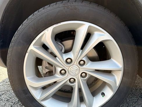 Used 2021 Buick Encore GX Preferred w/ Cold Weather Comfort Package AWD/4WD image 17