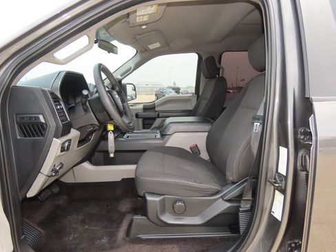 Used 2017 Ford F150 XL w/ Equipment Group 101A Mid AWD/4WD image 25