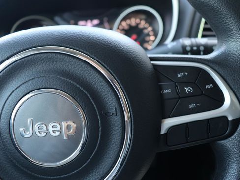 Used 2019 Jeep Compass Sport image 36