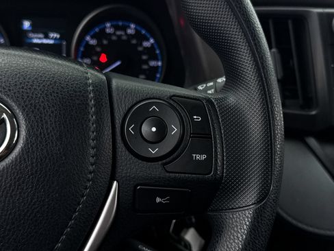 Used 2017 Toyota RAV4 LE FWD image 31