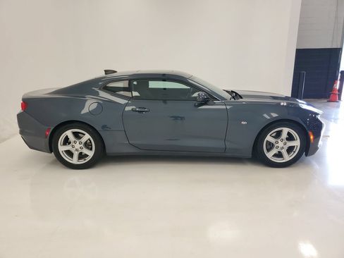 Used 2023 Chevrolet Camaro LT RWD image 4