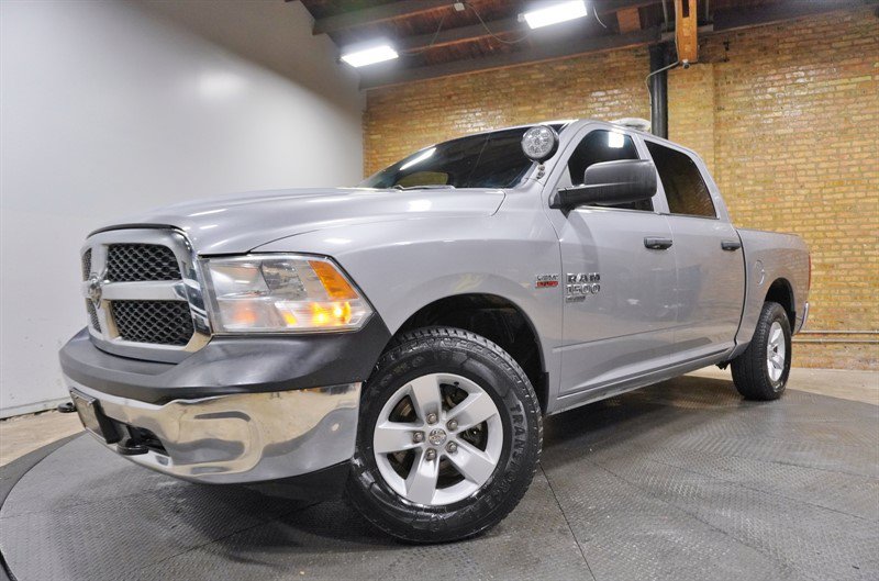 Used 2021 RAM 1500 4x4 Crew Cab Classic w/ Chrome Appearance Group image 1