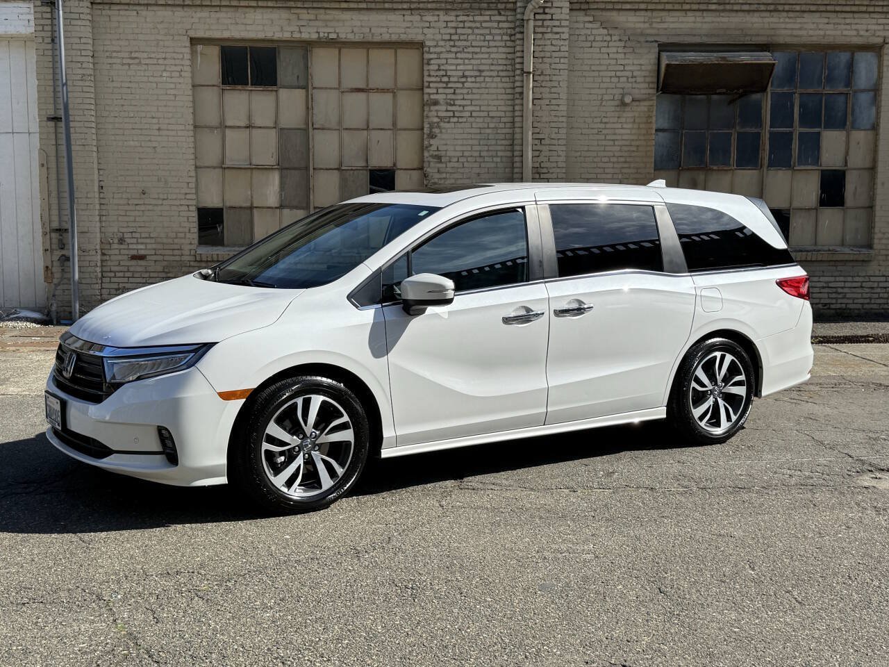 Used 2023 Honda Odyssey Touring image 4