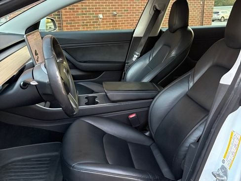 Used 2020 Tesla Model 3 Performance image 19