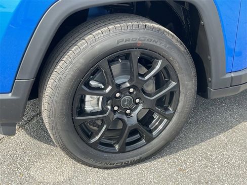 New 2026 Jeep Compass Latitude image 9