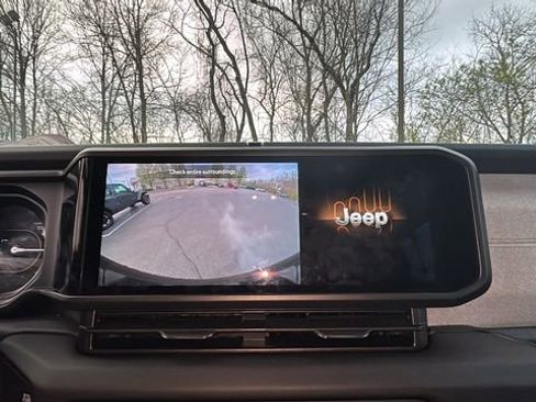 Used 2025 Jeep Wrangler Unlimited Sahara image 20