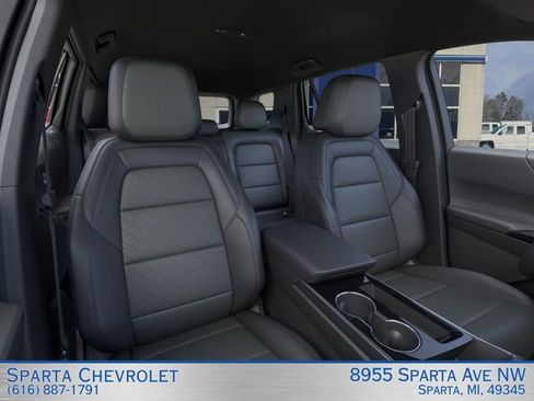 New 2025 Chevrolet Equinox LT w/ Convenience Package II AWD/4WD image 16